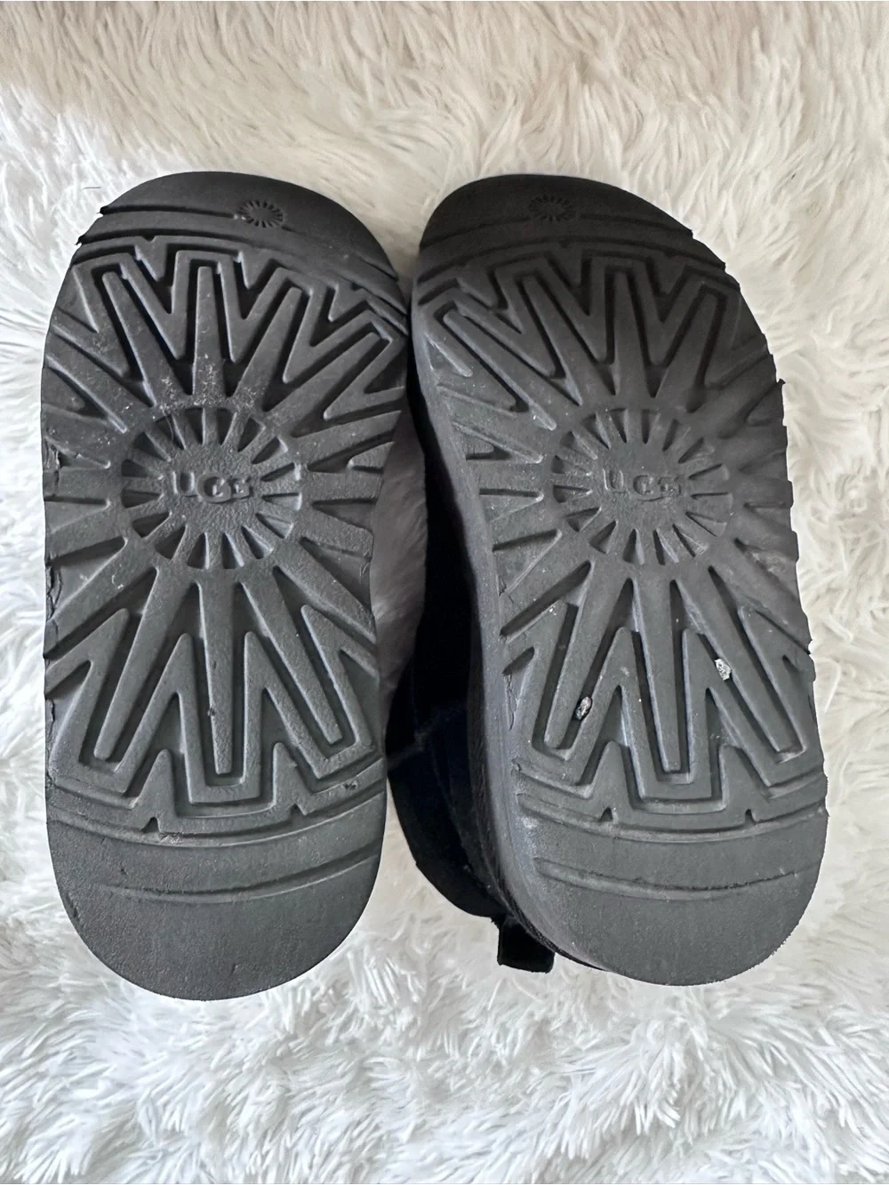 Used Girls Black UGG Kids Classic Short platform Boot size Y2